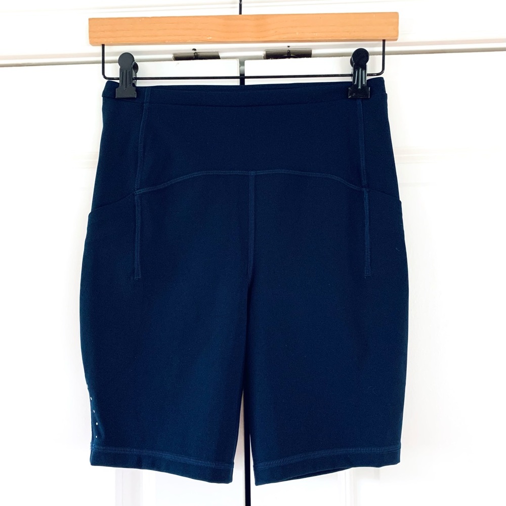Lululemon Swift Speed Biker Shorts High Rise Side Stash Pockets 8” EUC Size 6